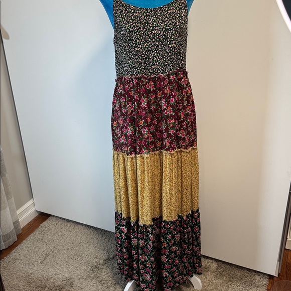 NATURAL LIFE Kaia Floral Patchwork tiered peasant prairie flowy Maxi Dress Med - Picture 3 of 9